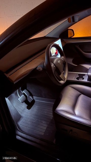 Tesla Model Y RWD - 10