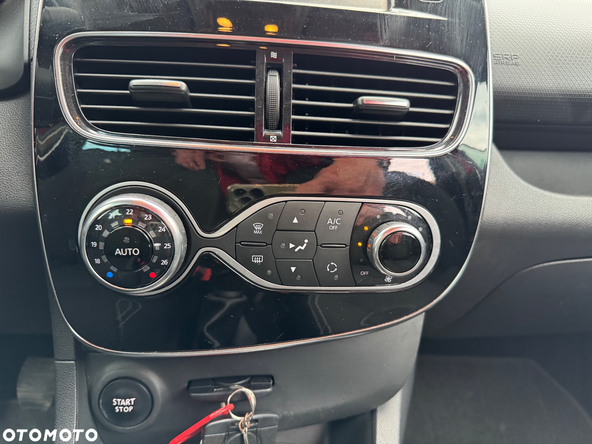 Renault Clio 1.2 16V 75 LIMITED - 13