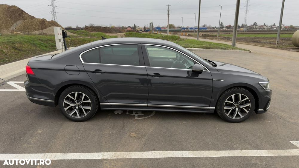 Volkswagen Passat 2.0 TDI DSG 4Mot Highline - 2