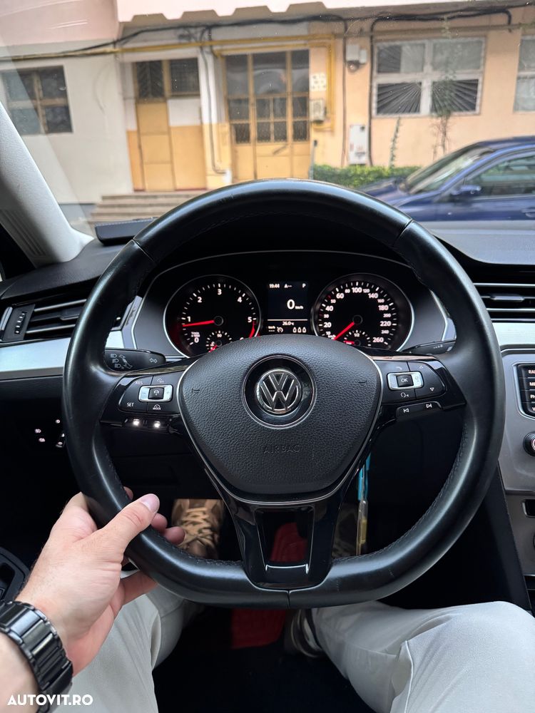Volkswagen Passat - 13