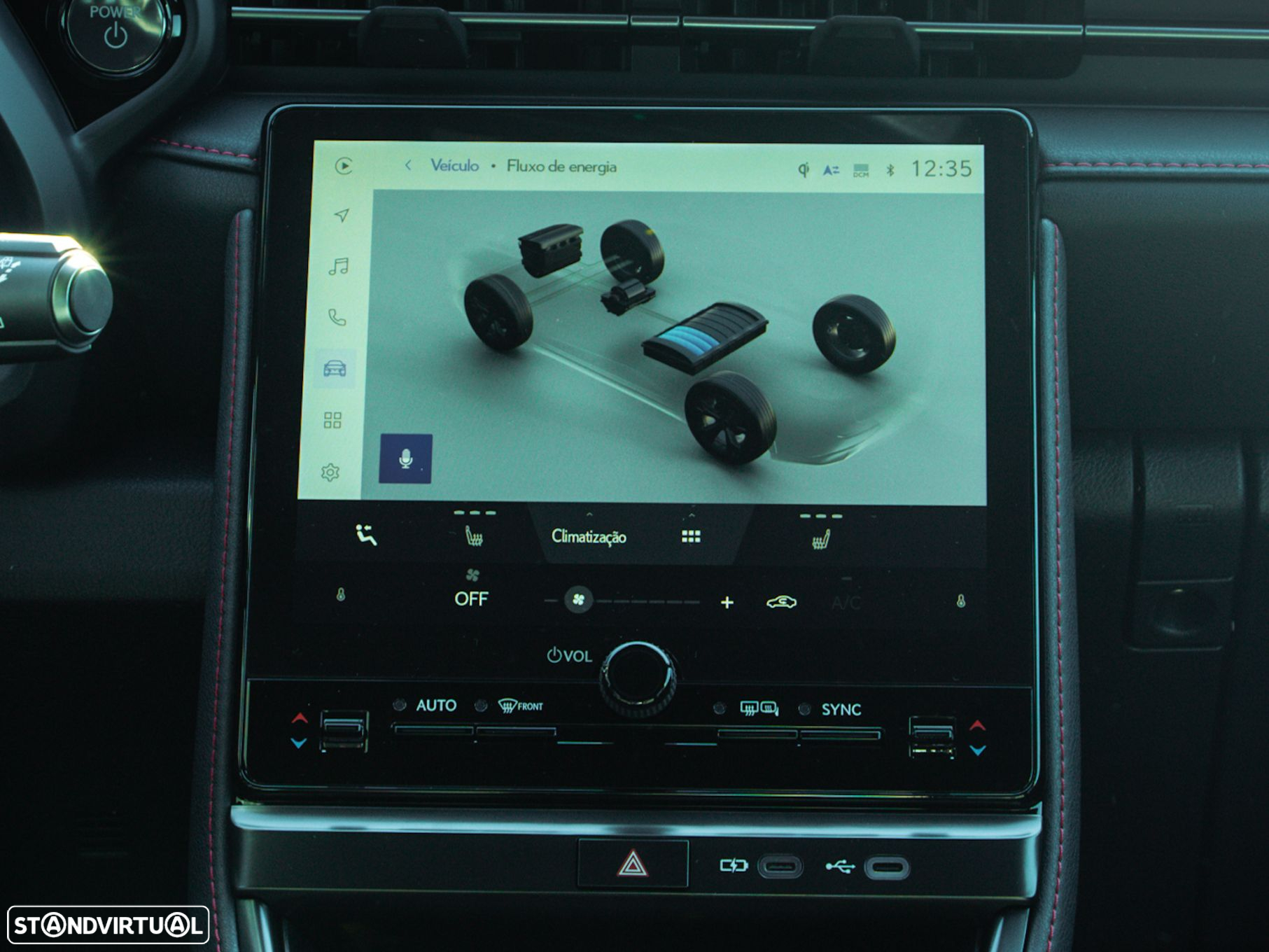 Lexus LBX - 33