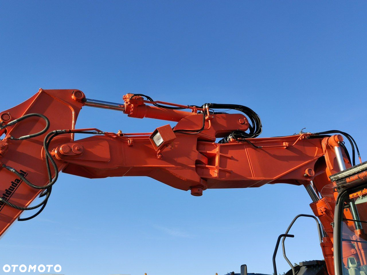 Hitachi ZX140 Koparka Kołowa - 8