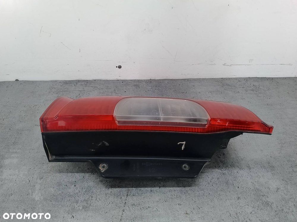 LAMPA TYLNA LEWA PEUGEOT BIPPER 0135206080U - 2