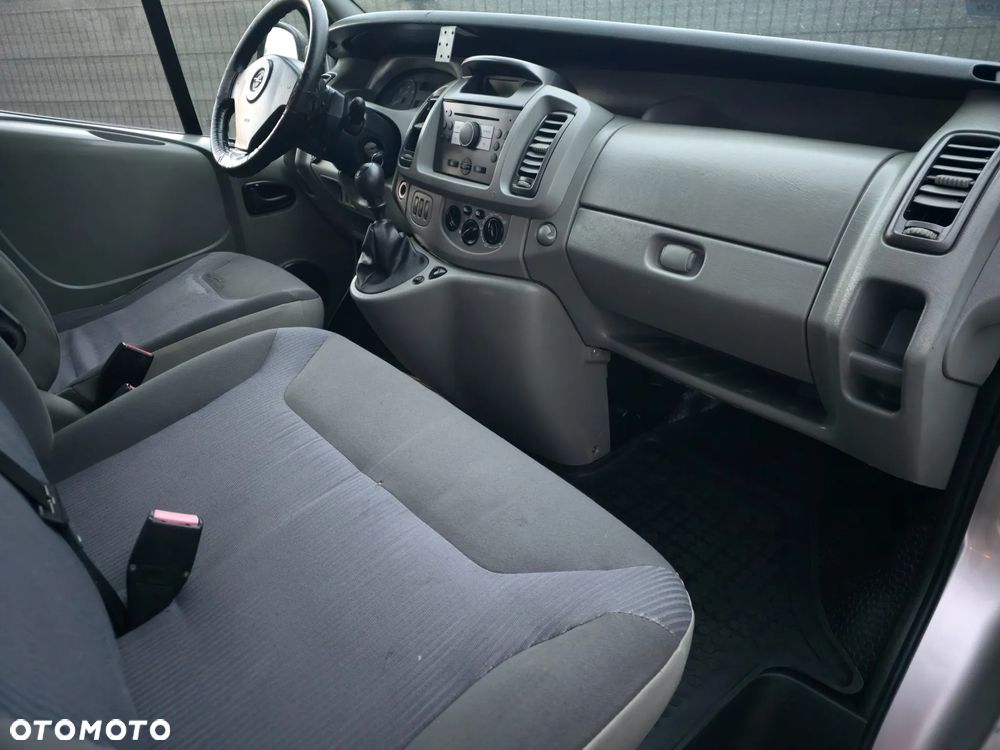 Opel Vivaro - 11