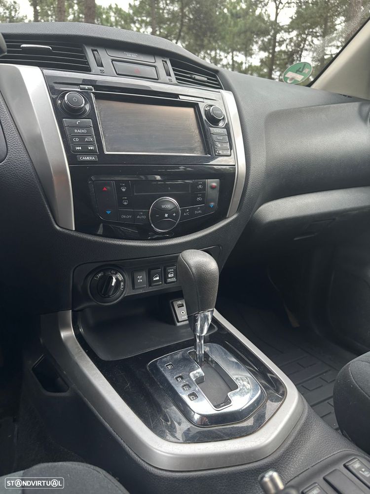 Nissan Navara 2.3 dCi CD 4WD N-Connecta Navi+Barras AT - 19