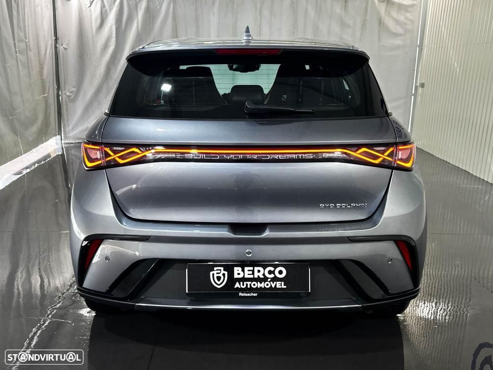 BYD Dolphin 60.4 kWh Design - 5