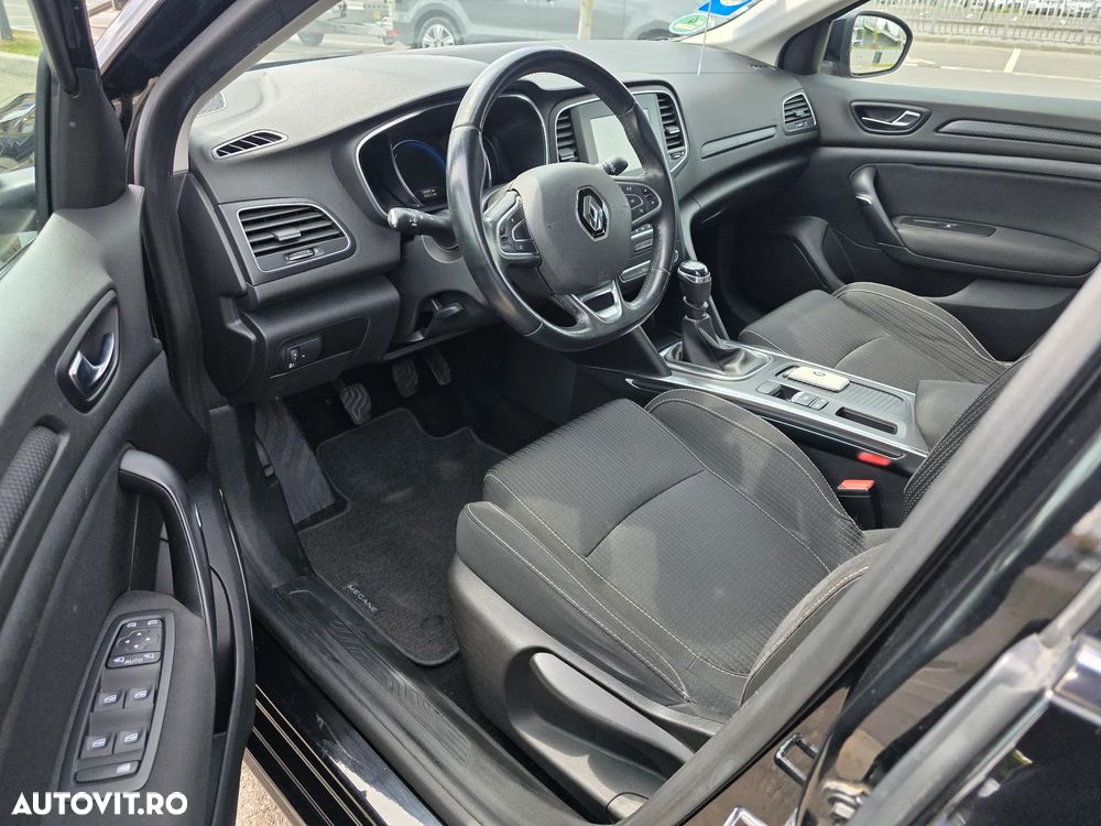 Renault Megane ENERGY TCe 130 Start & Stop Paris Business - 4