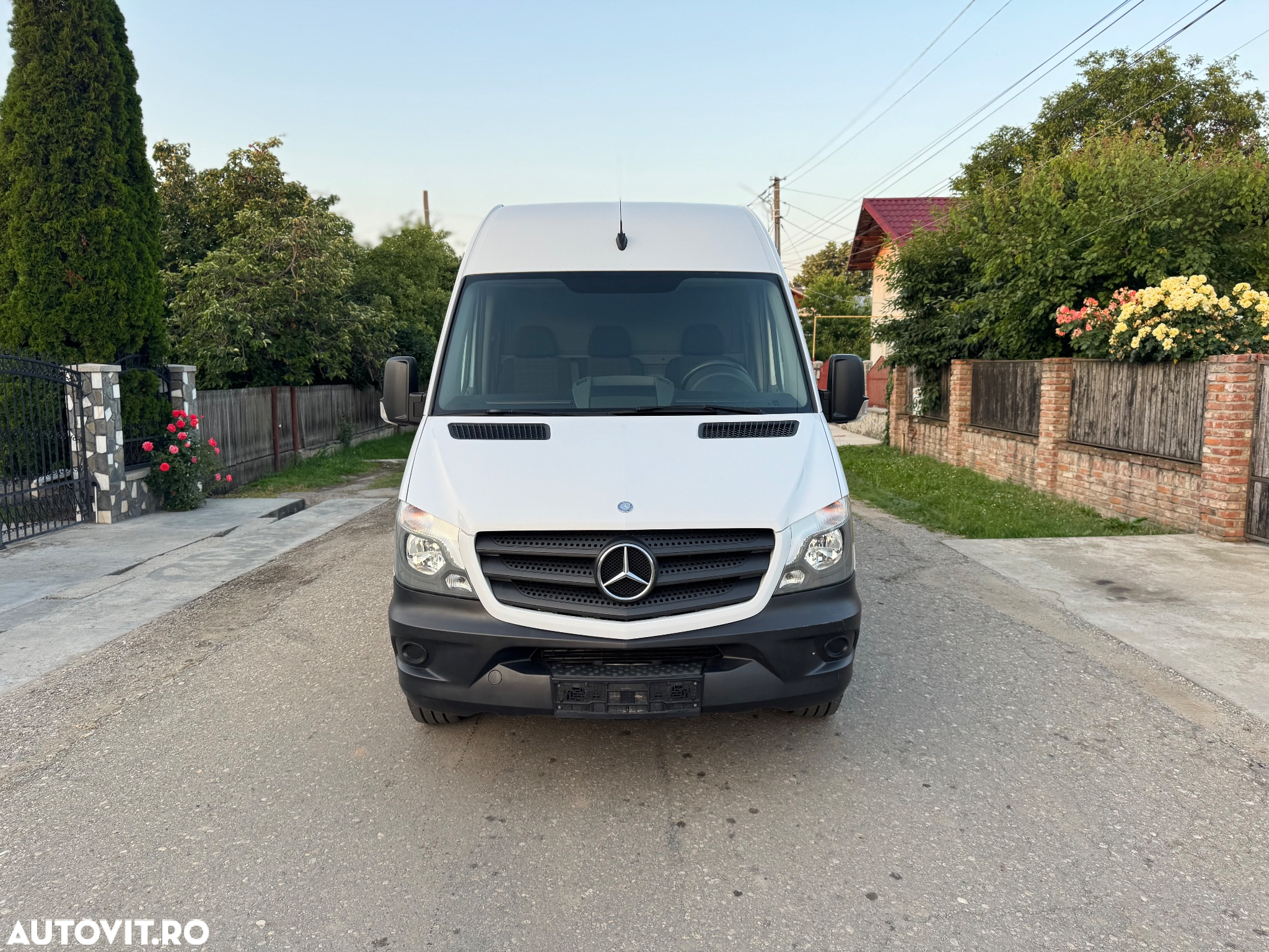 Mercedes-Benz Sprinter - 13