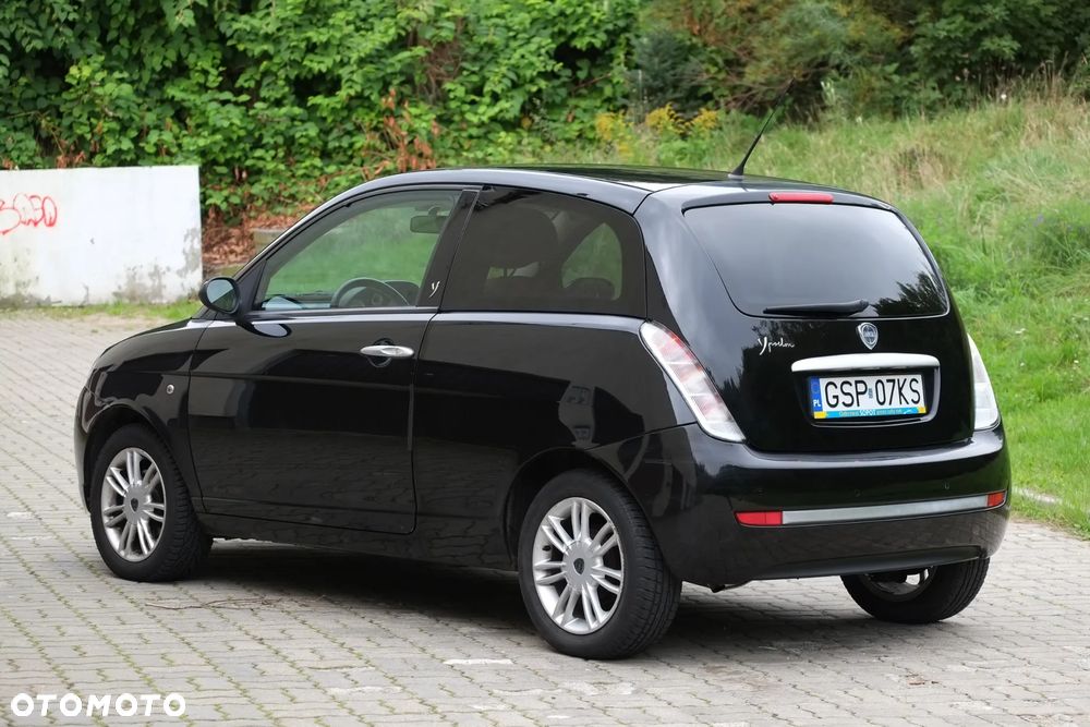 Lancia Ypsilon 1.4 8V Oro (4 os.) - 15