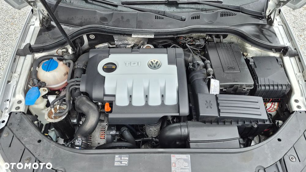 Volkswagen Passat 2.0 TDI Comfortline - 17
