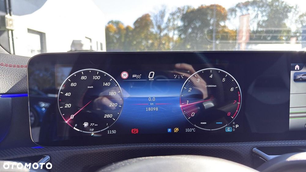 Mercedes-Benz CLA - 13