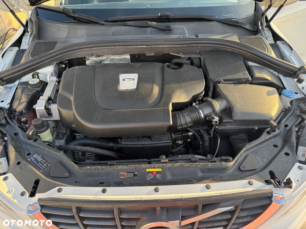 Volvo XC 60 D3 AWD R Design - 20
