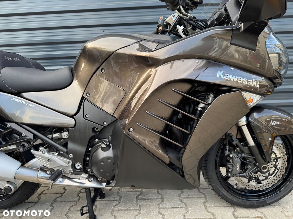 Kawasaki GTR - 13