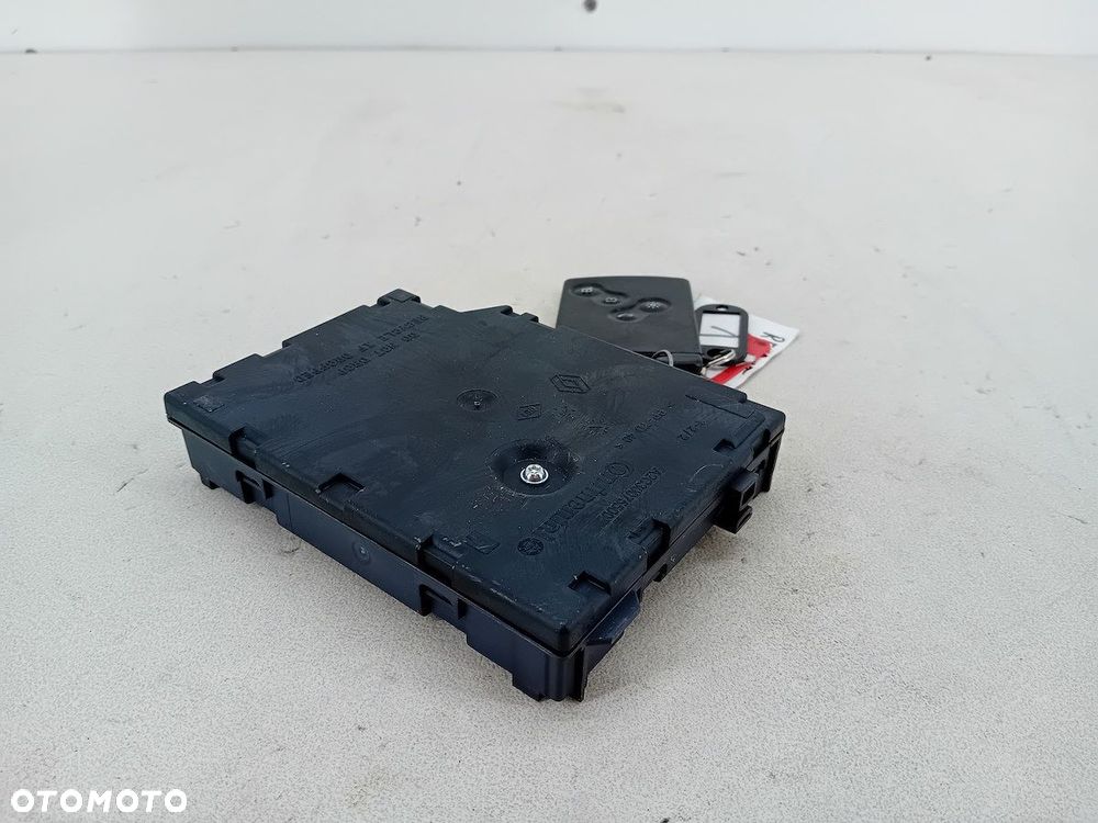 CZYTNIK KART RENAULT CAPTUR 285900647R A2C84331700 0.9 TCE - 3