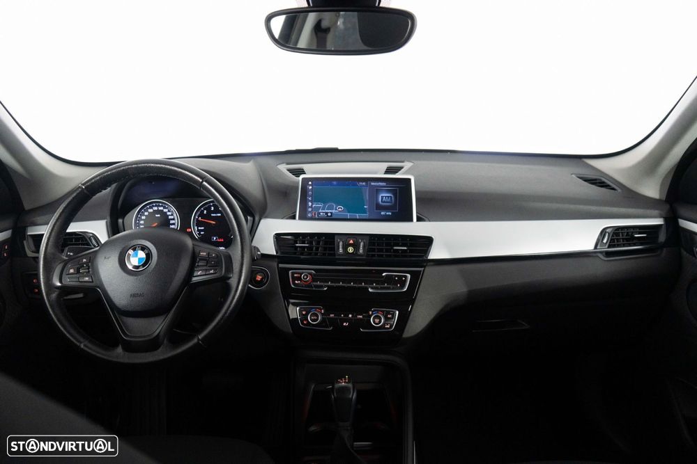BMW X1 25 e xDrive Corporate Edition - 21