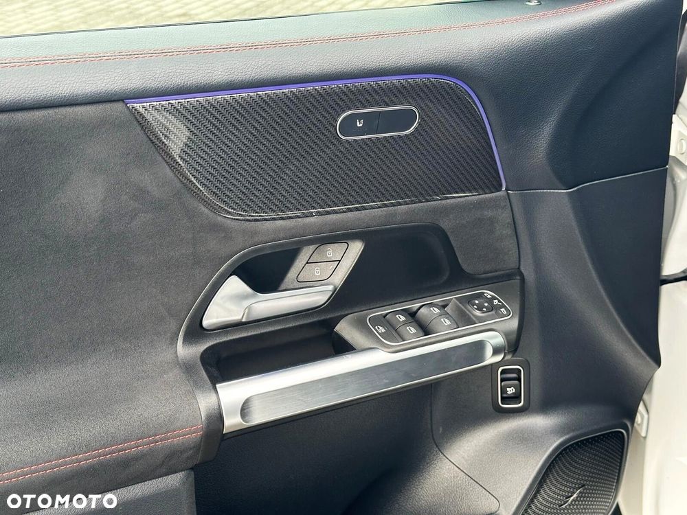 Mercedes-Benz GLB - 19