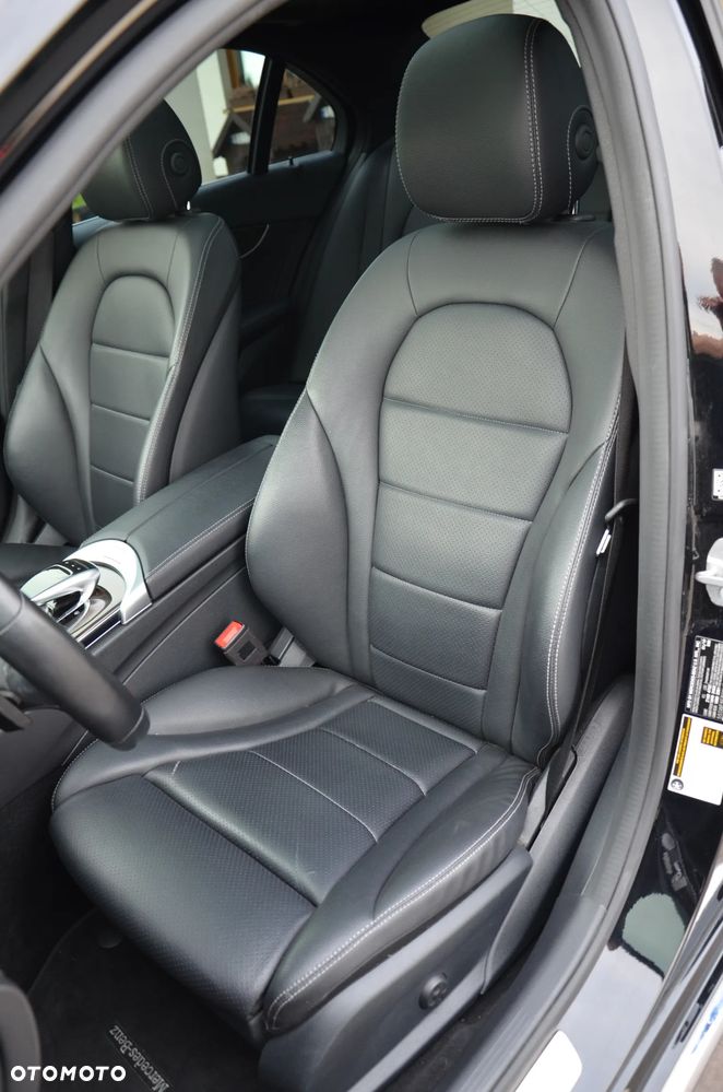 Mercedes-Benz Klasa C 300 4Matic 9G-TRONIC Exclusive - 15