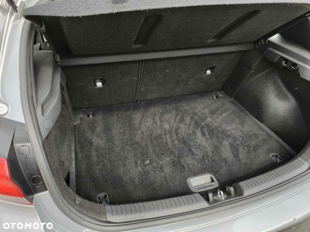 Hyundai i30 1.5 DPI Classic + - 9