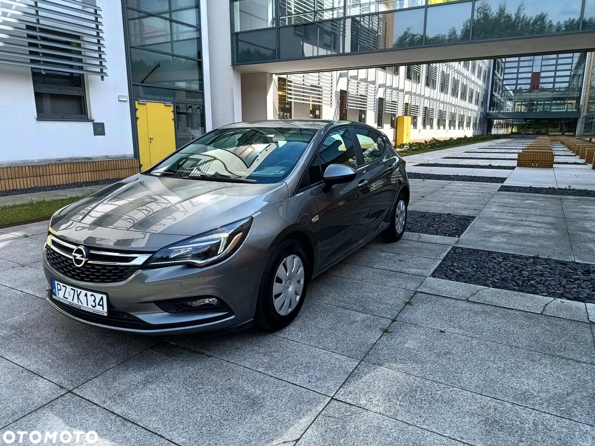 Opel Astra V 1.4 T Dynamic - 1