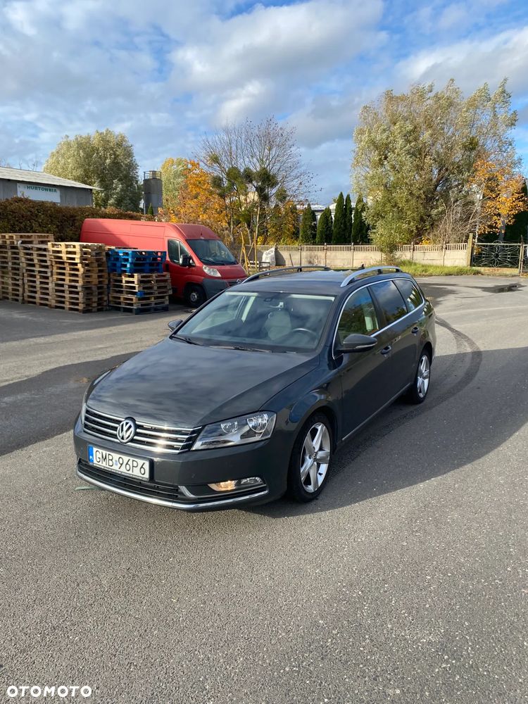 Volkswagen Passat - 1