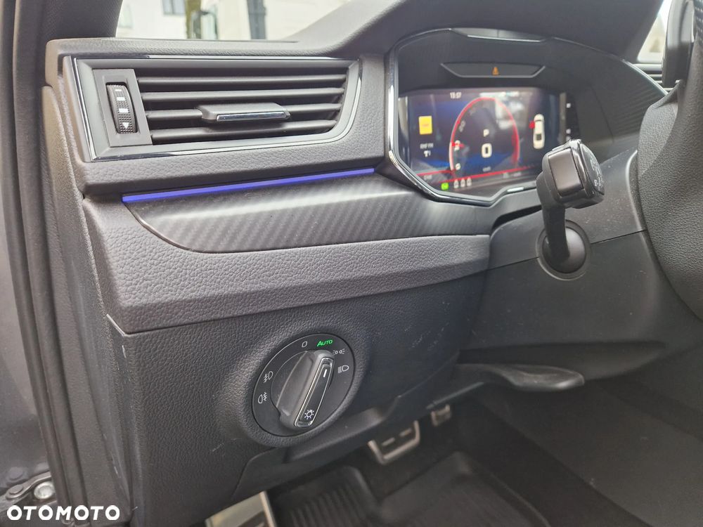 Skoda Superb 2.0 TDI SCR Sportline DSG - 25