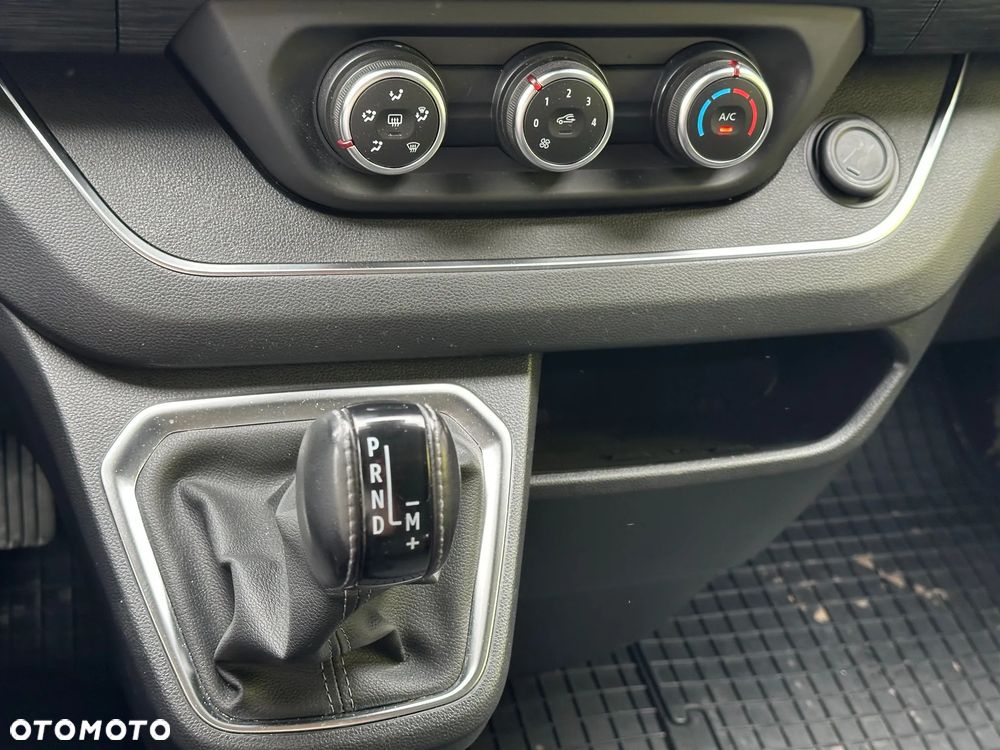 Renault Trafic - 13