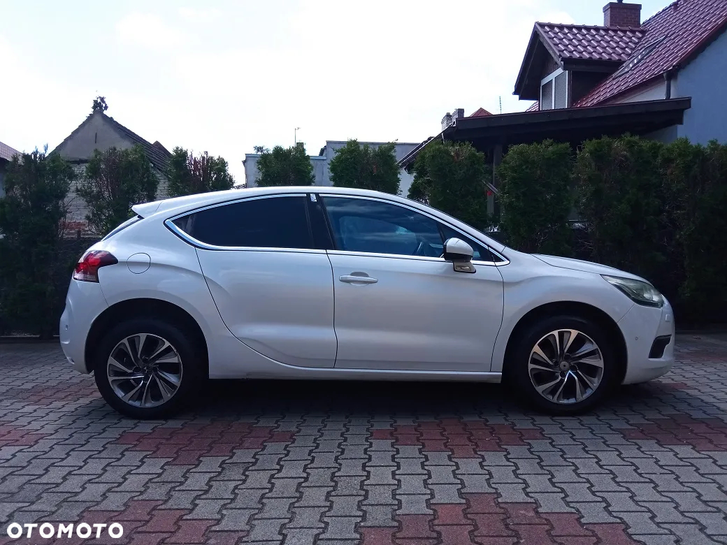 Citroën DS4 1.6 HDi SoChic - 2