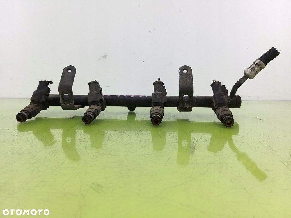 Listwa wtryskiwaczy Chrysler Voyager III 2,4B 16V 95-00 R 04669938 - 3