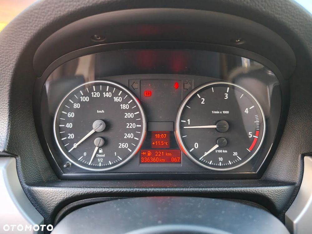 BMW Seria 3 320d - 38