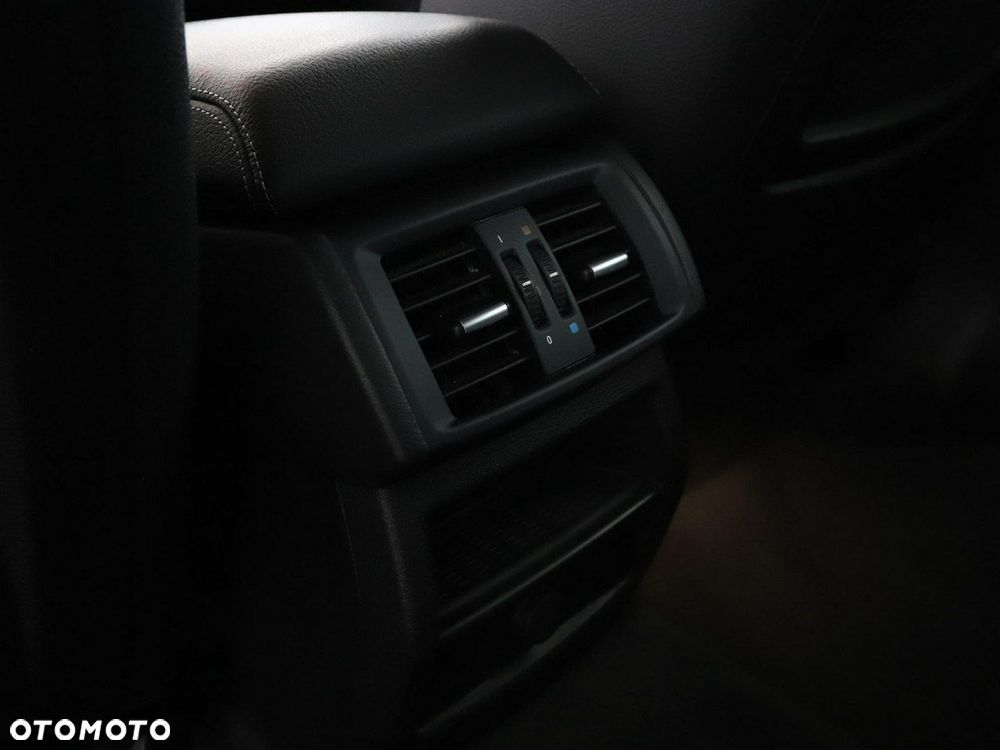 BMW X3 xDrive20d sport - 36