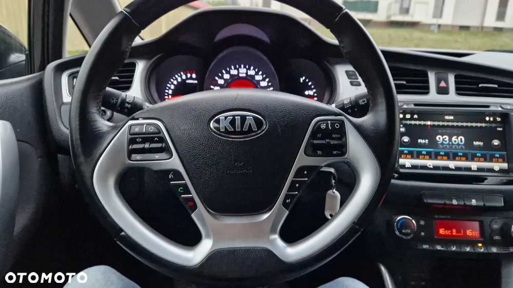 Kia Ceed 1.6 GDI Platinum Edition - 29