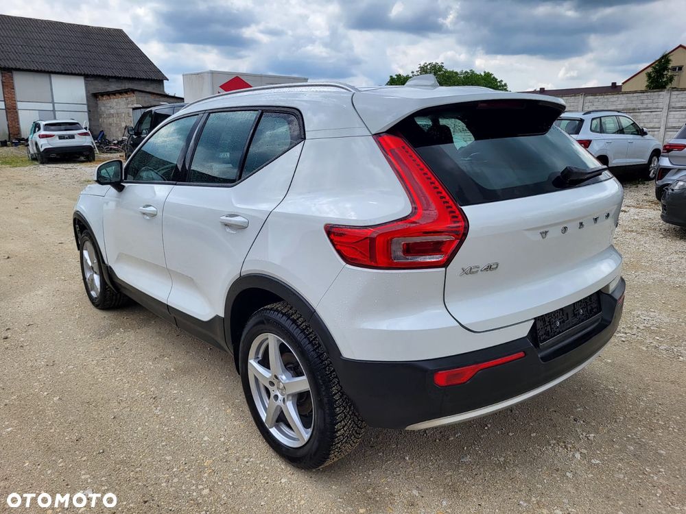 Volvo XC 40 D3 SCR Momentum - 10
