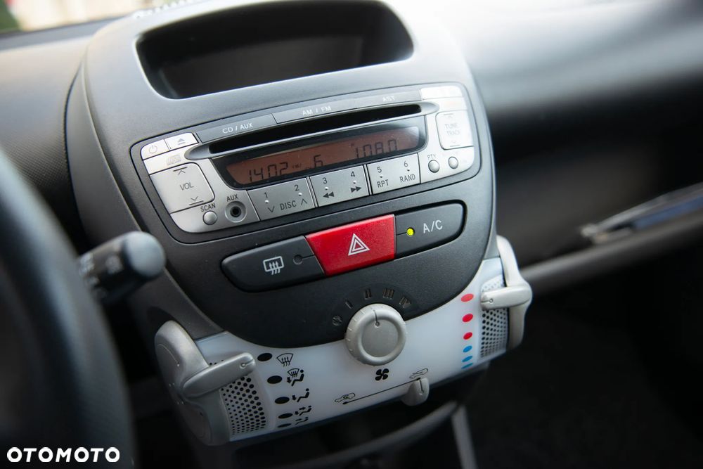 Peugeot 107 70 Millesim 200 - 32