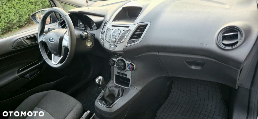 Ford Fiesta - 22
