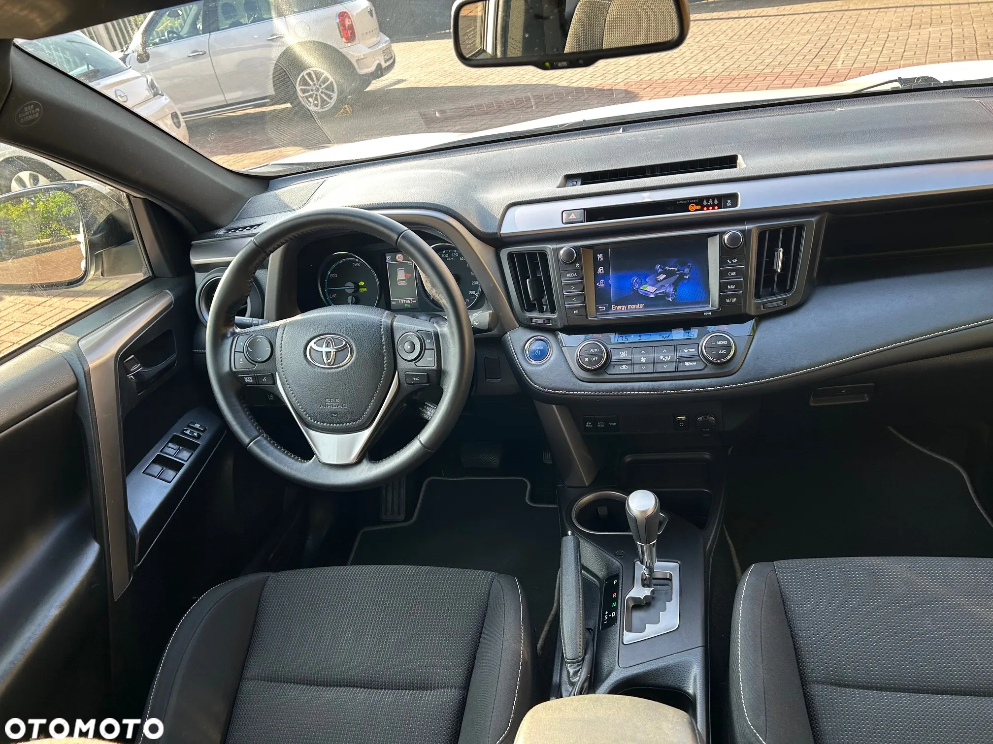 Toyota RAV4 Hybrid Premium 4x2 - 17