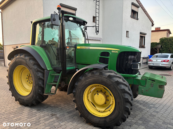 John Deere 6830
