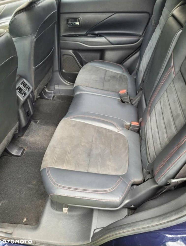 Mitsubishi Outlander - 13