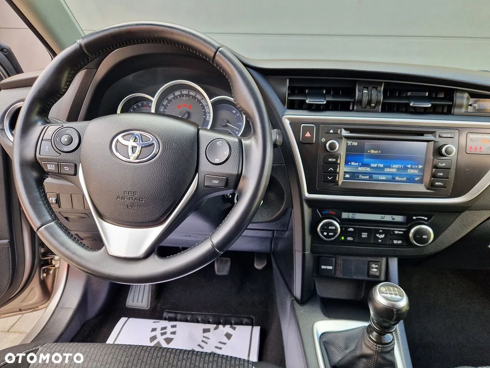 Toyota Auris 1.6 Valvematic Edition - 17