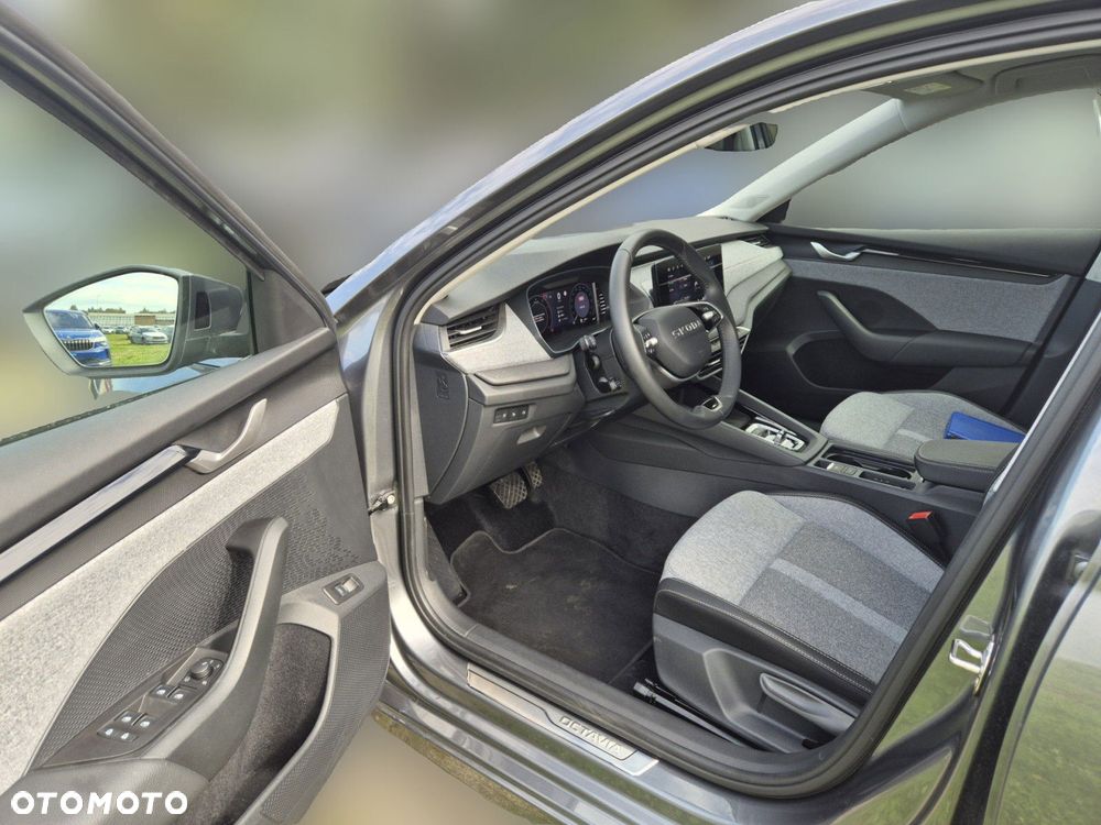 Skoda Octavia 2.0 TDI Edition 130 Selection DSG - 9