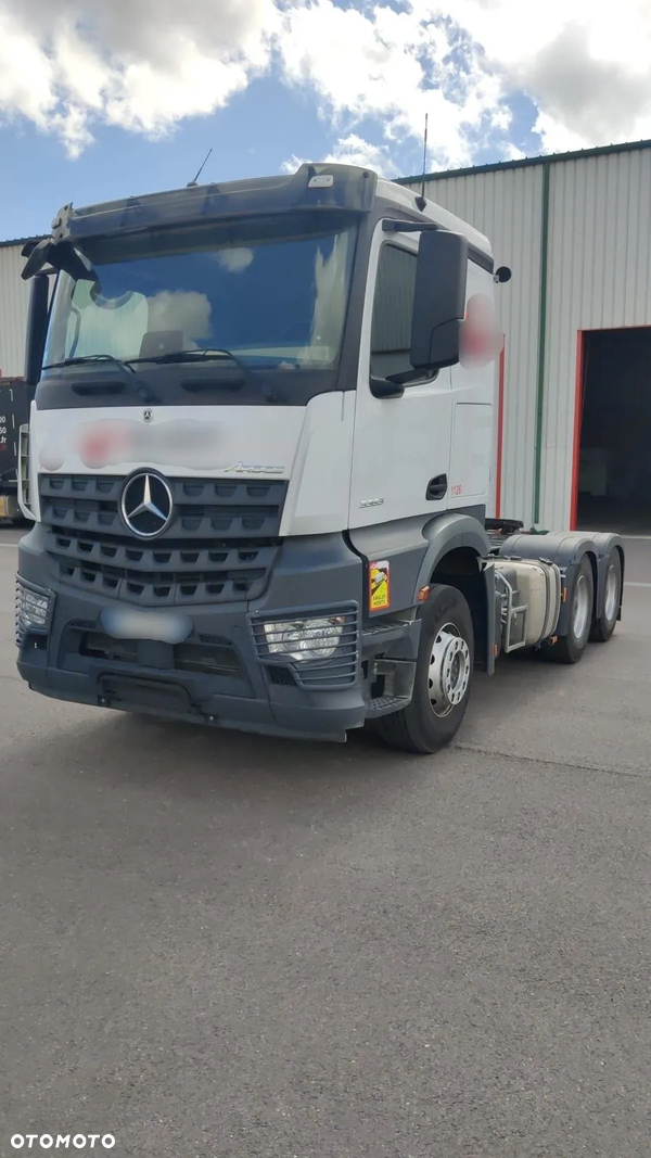 Mercedes-Benz AROCS 3353 6X4 68 TON