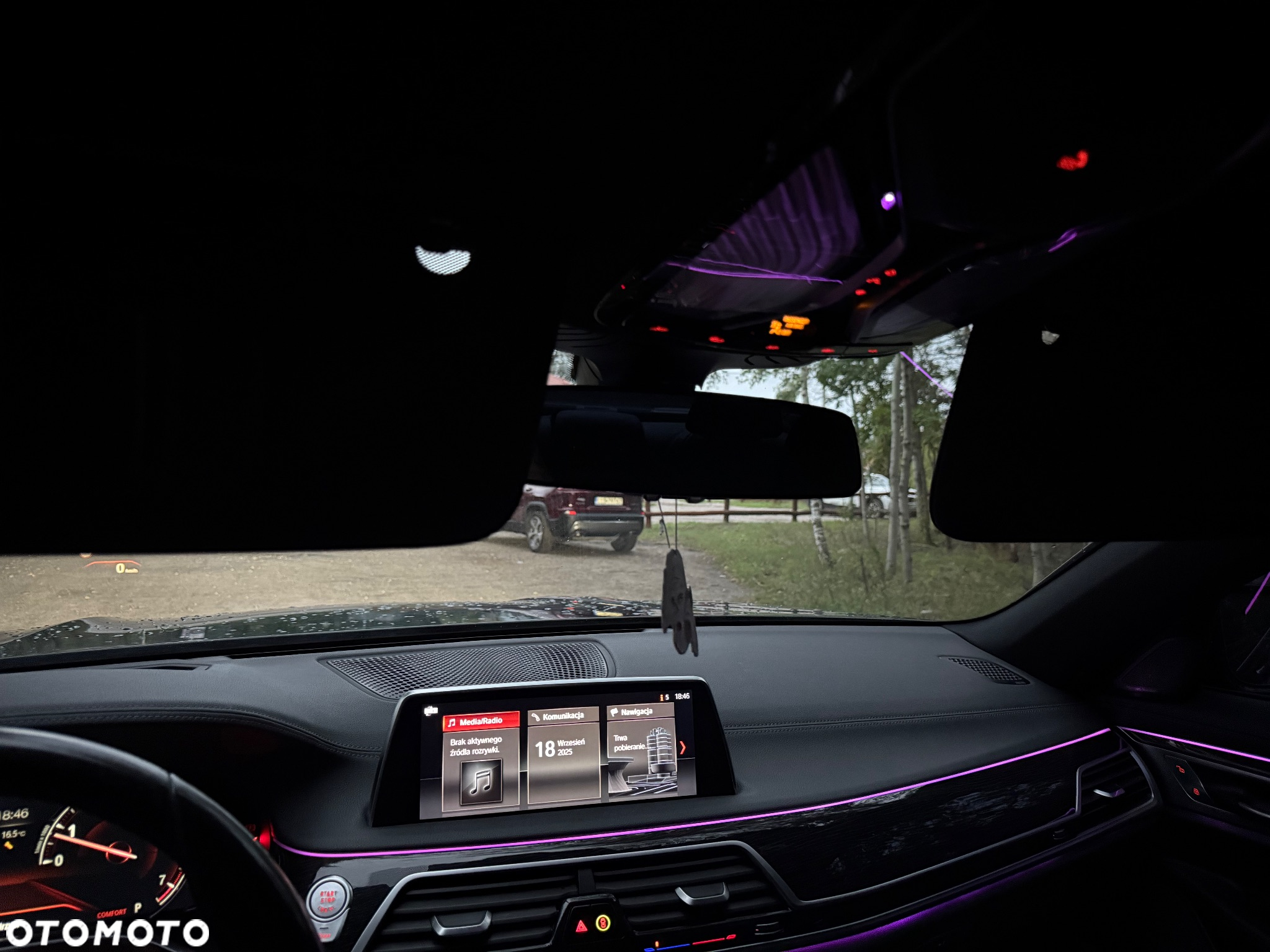 BMW Seria 7 740Li - 32