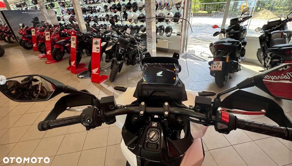 Honda ADV350 - 6