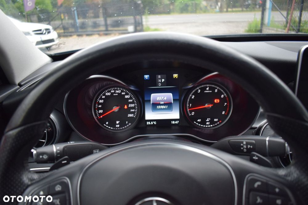 Mercedes-Benz Klasa C 400 4Matic 9G-TRONIC Exclusive - 11