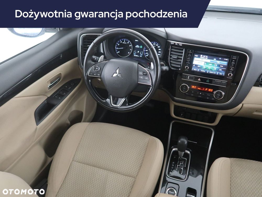 Mitsubishi Outlander - 9