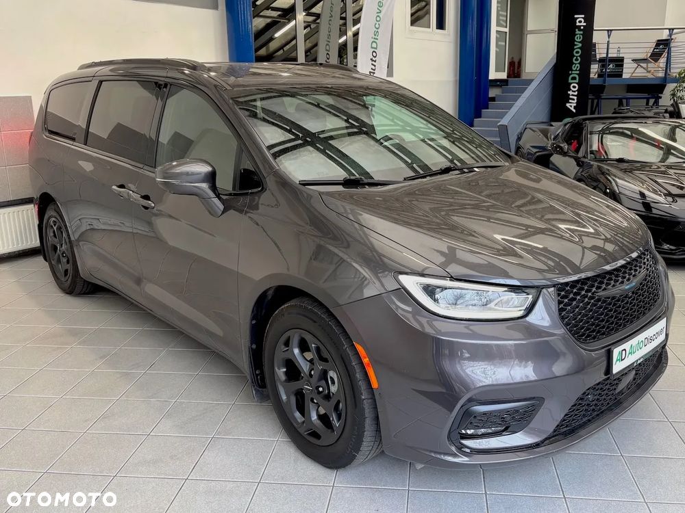 Chrysler Pacifica - 3