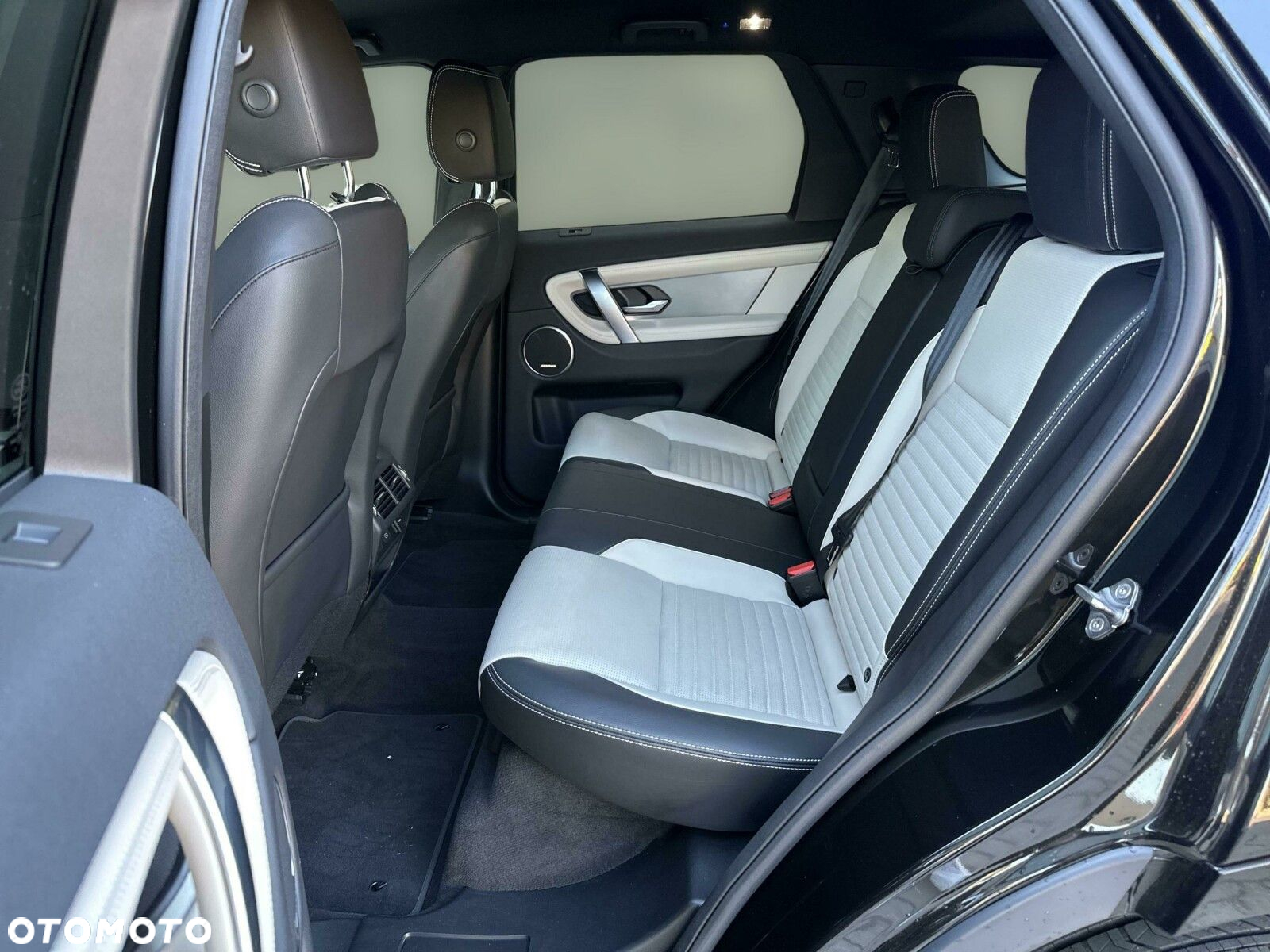 Land Rover Discovery Sport - 13