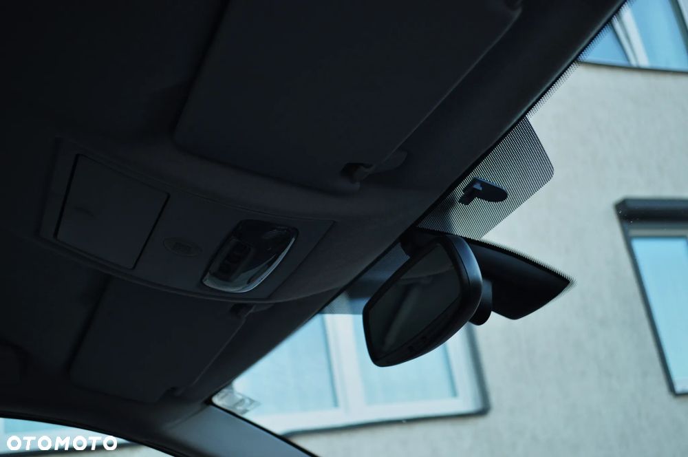 Ford Mondeo 1.8 Ghia - 18