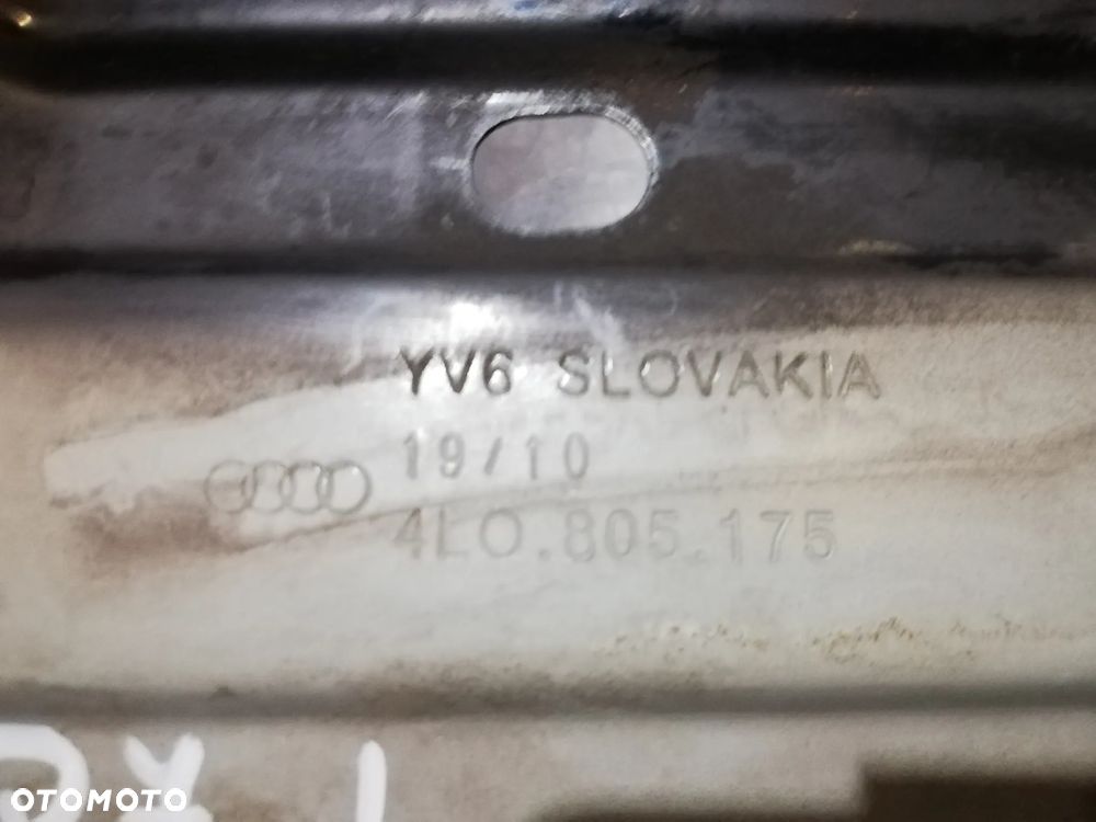 Mocowanie błotnika lewe Prawe 4L0805175 4L0805175A AUDI Q7 - 2