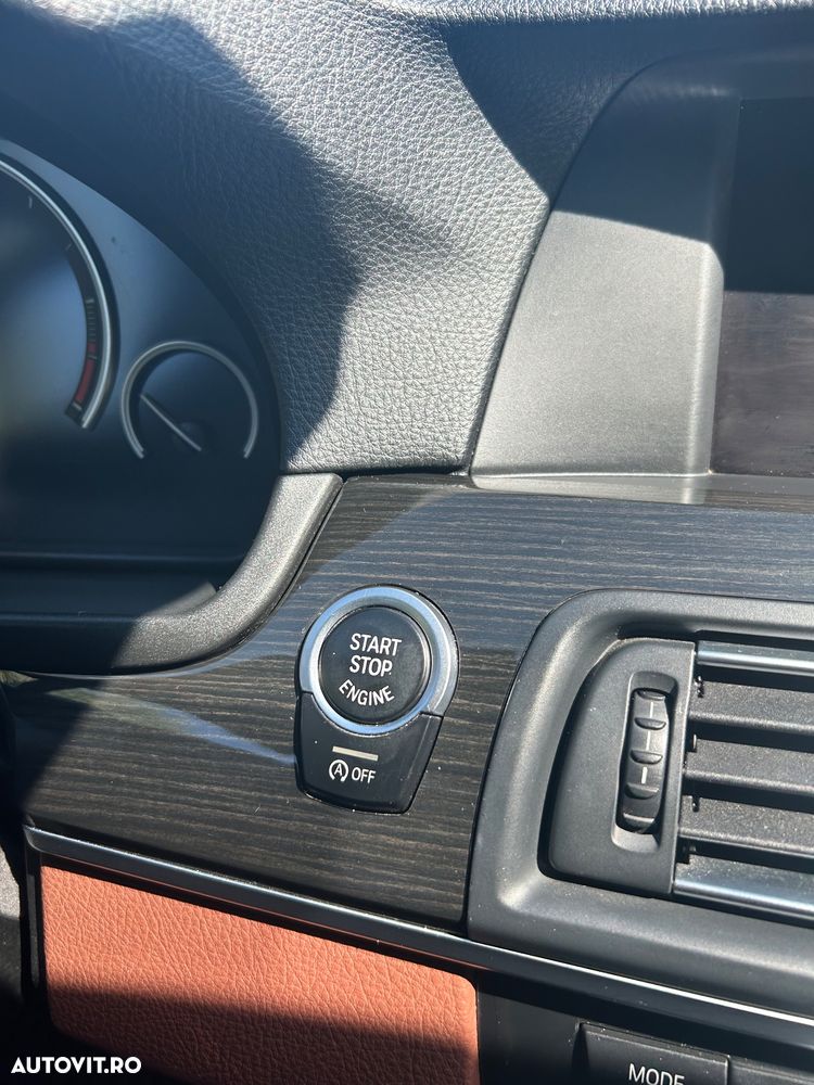 BMW Seria 5 525d xDrive - 16
