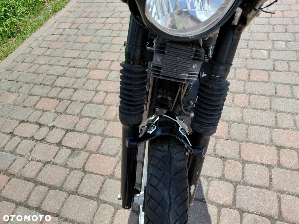 Triumph Bonneville - 9